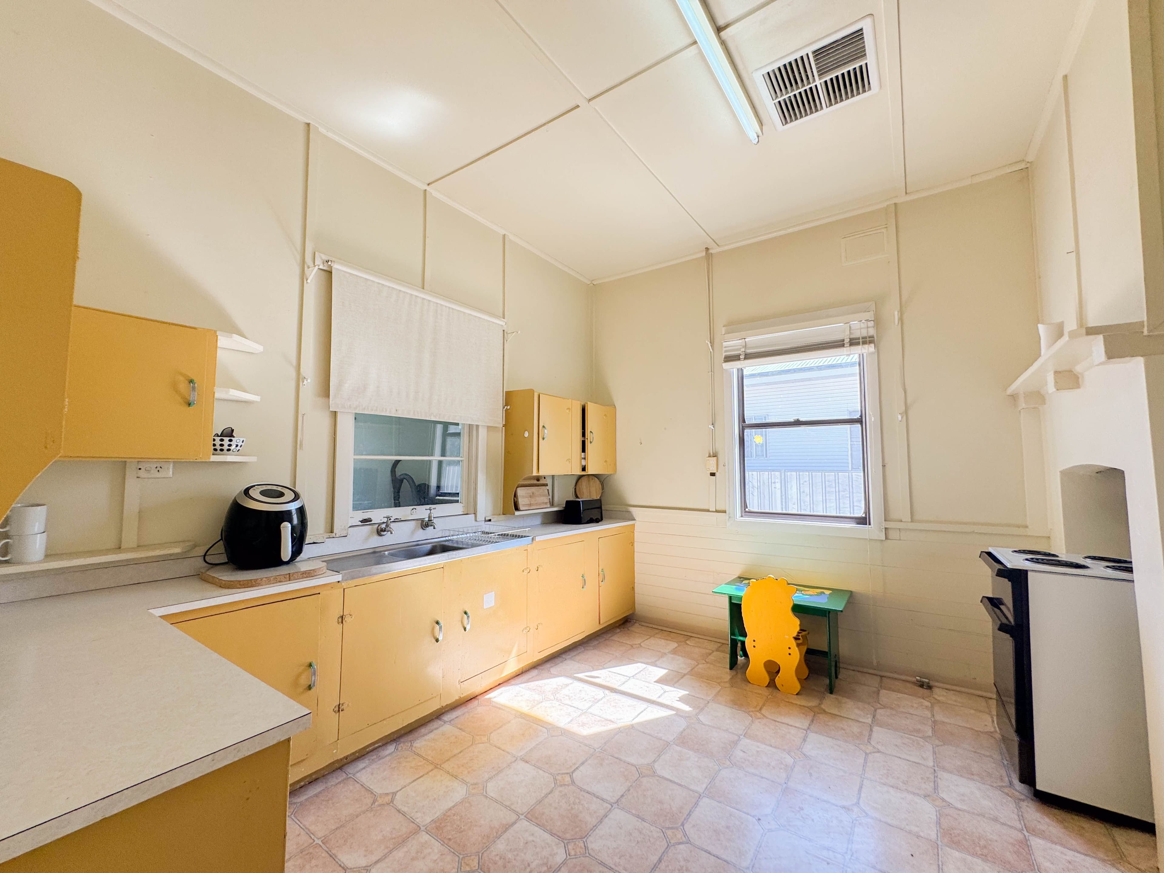 6 Bartley Street, Forbes NSW 2871, Forbes - Thumbnail 2