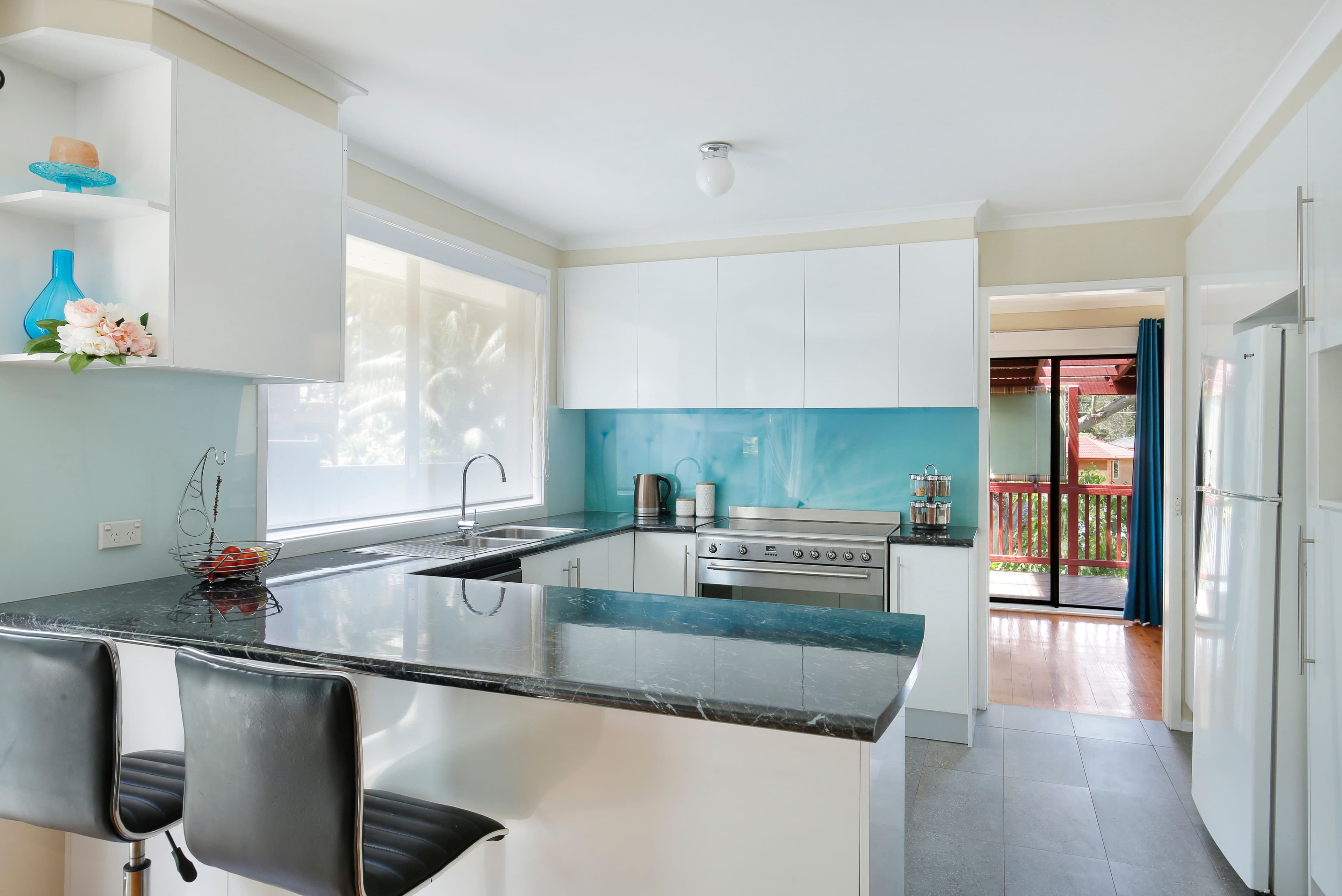 17 Ben Nevis Road, Farmborough Heights - Thumbnail 2