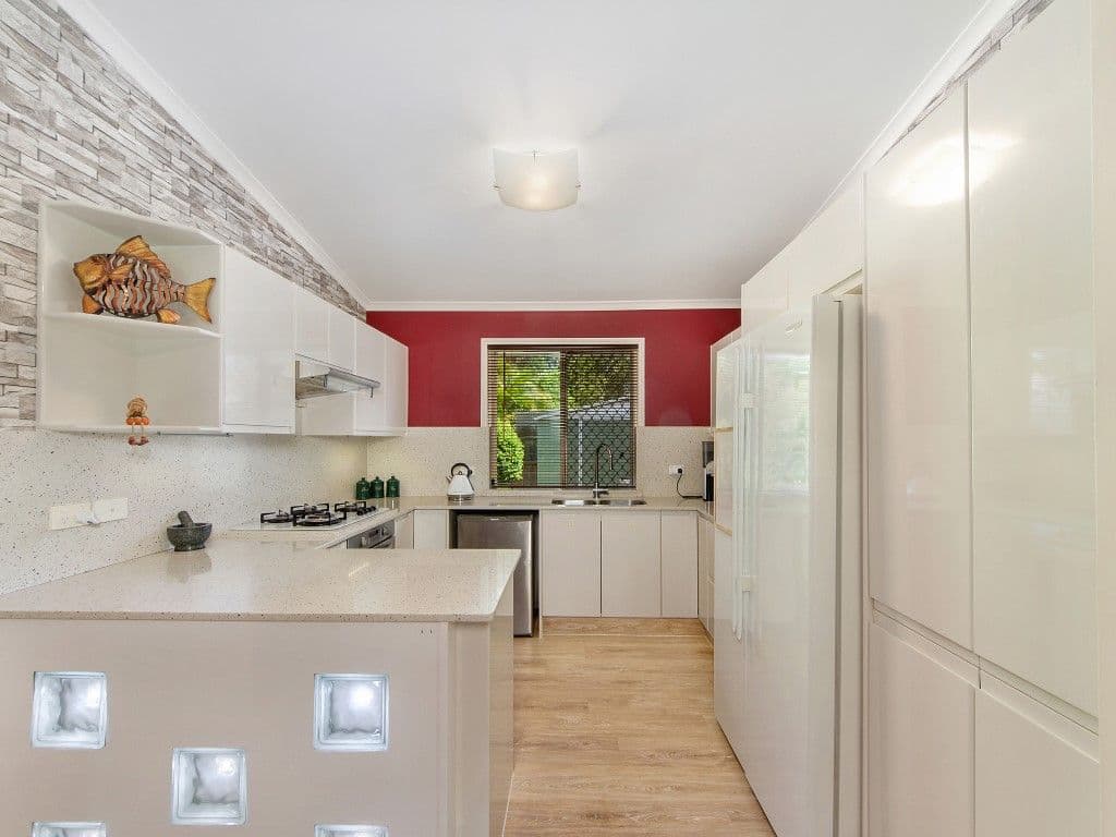 4 Samford Court, Helensvale QLD 4212, Helensvale - Thumbnail 2