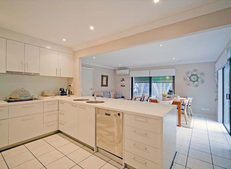 11 Jalanga Street, BELMONT QLD 4153, Belmont - Thumbnail 6