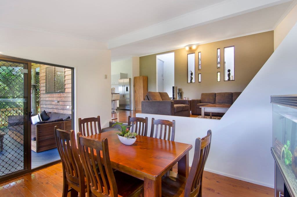 9 Doubleview Drive, ELANORA QLD 4221, Elanora - Thumbnail 4
