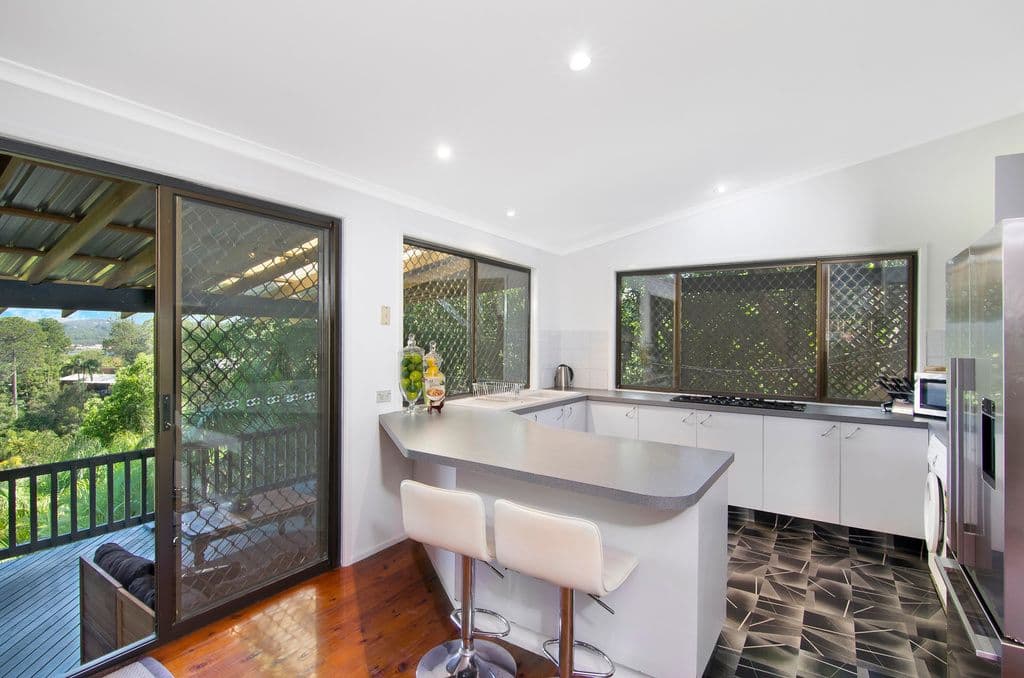 9 Doubleview Drive, ELANORA QLD 4221, Elanora - Thumbnail 6