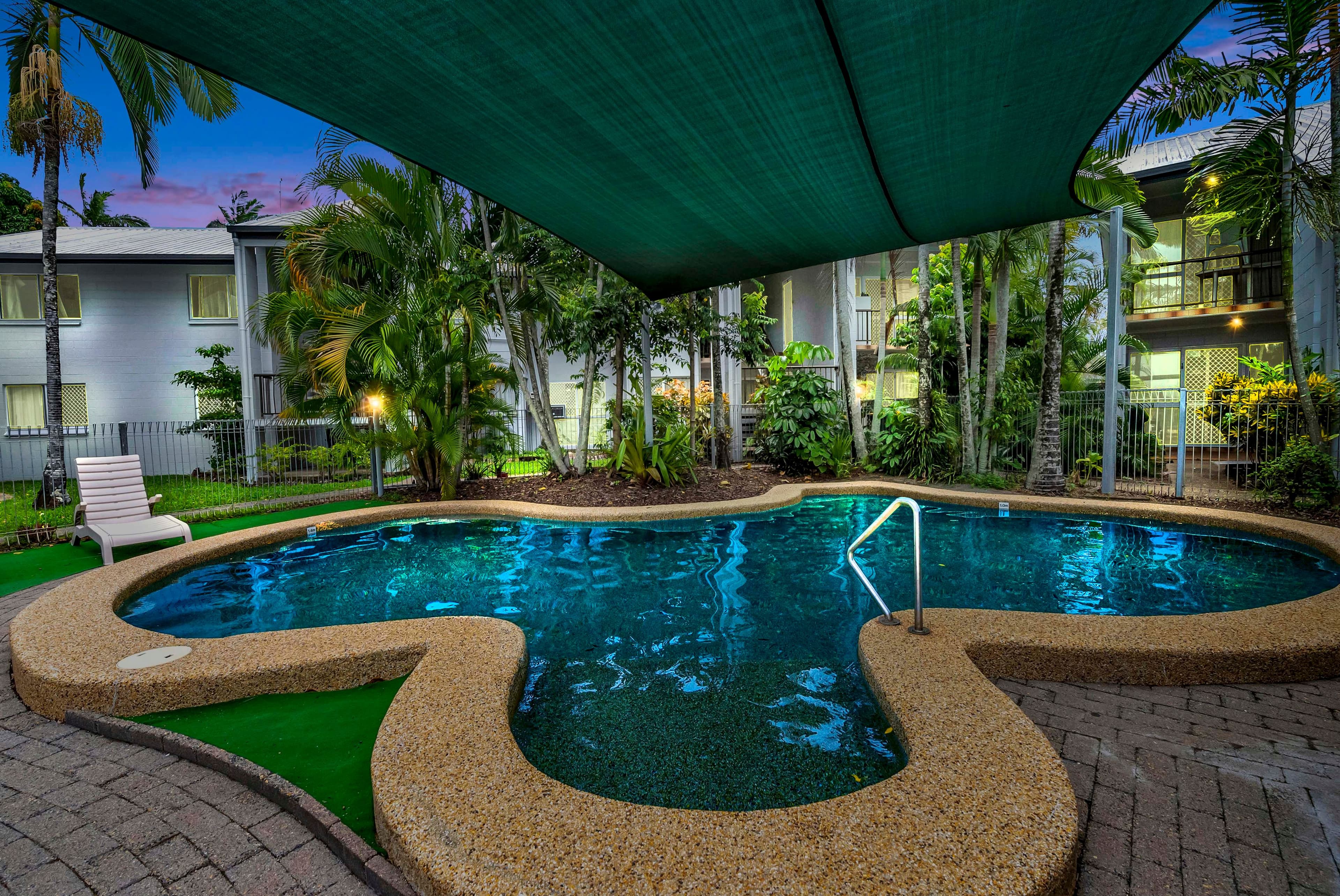 192-196 Mann Street, Westcourt QLD 4870, Westcourt - Thumbnail 2
