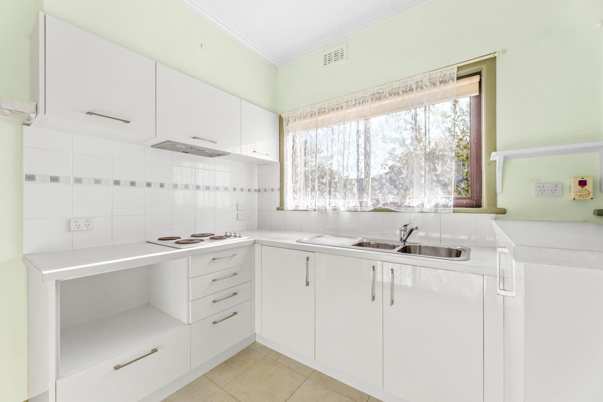 11 Jellicoe Street, Box Hill South VIC 3128, Box Hill South - Thumbnail 3