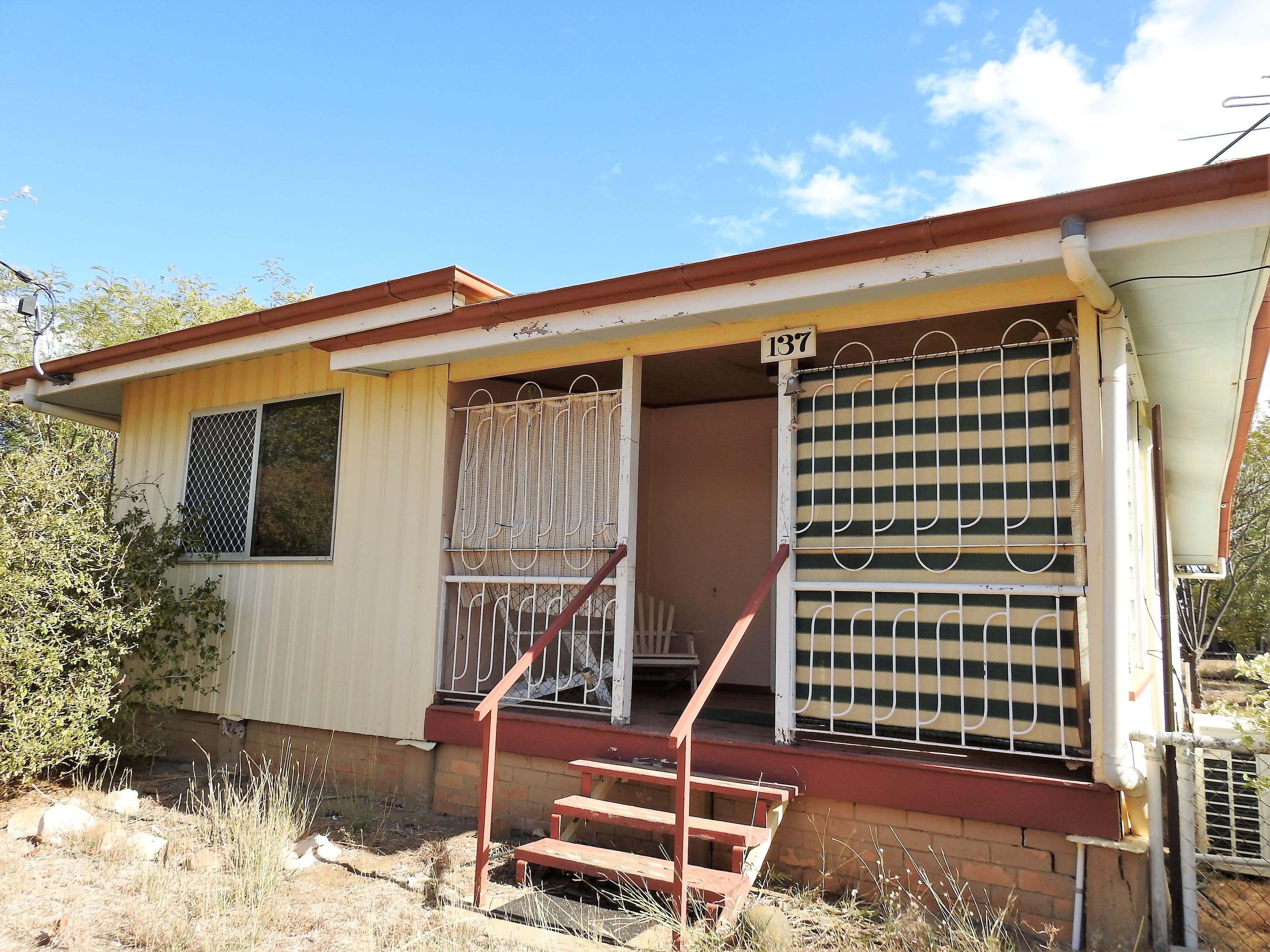 137 Wren Street, Longreach QLD 4730, Longreach - Image 1