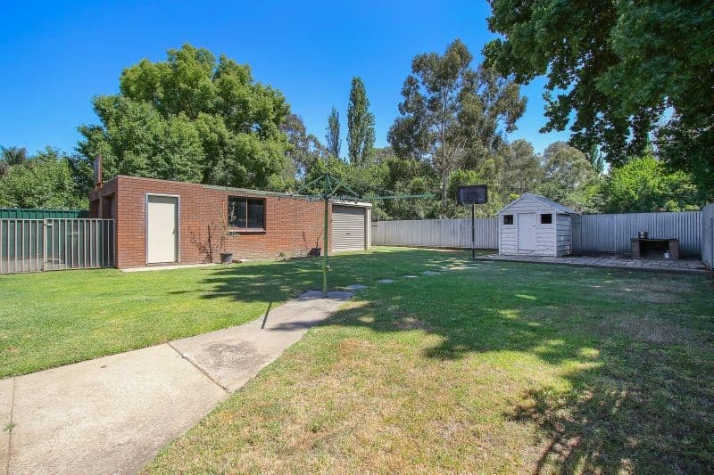 562 Roach Street, Lavington - Thumbnail 2