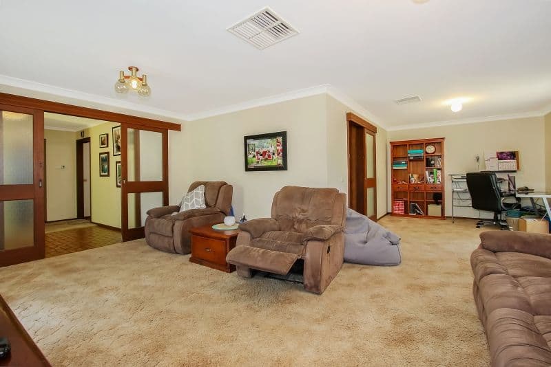 562 Roach Street, Lavington - Thumbnail 4