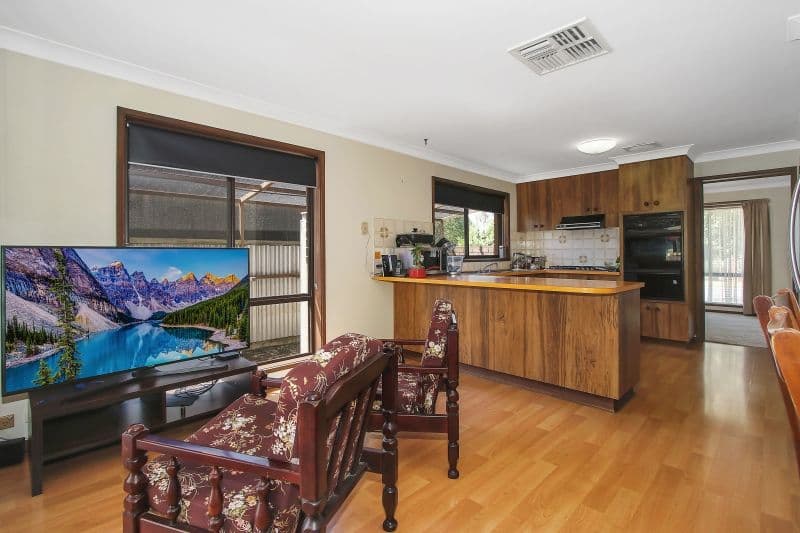 562 Roach Street, Lavington - Thumbnail 6