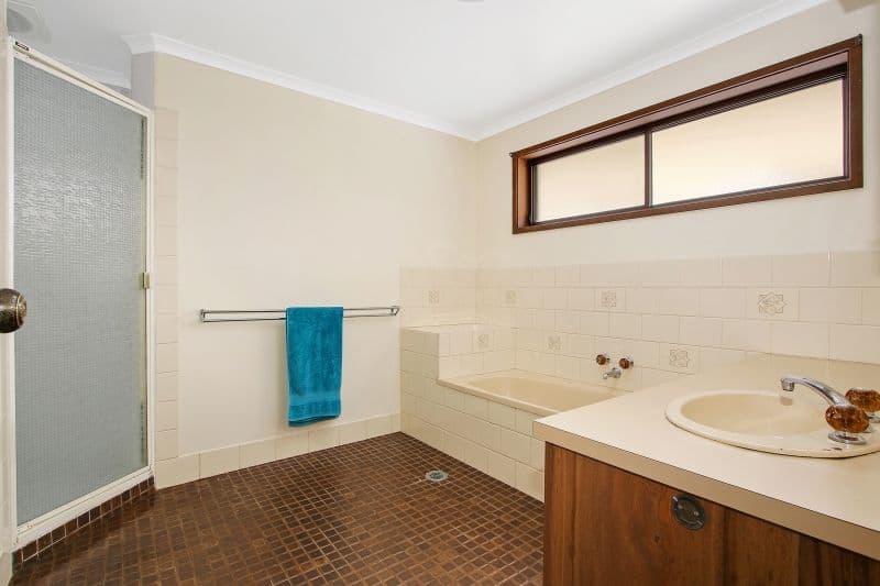 562 Roach Street, Lavington - Thumbnail 7