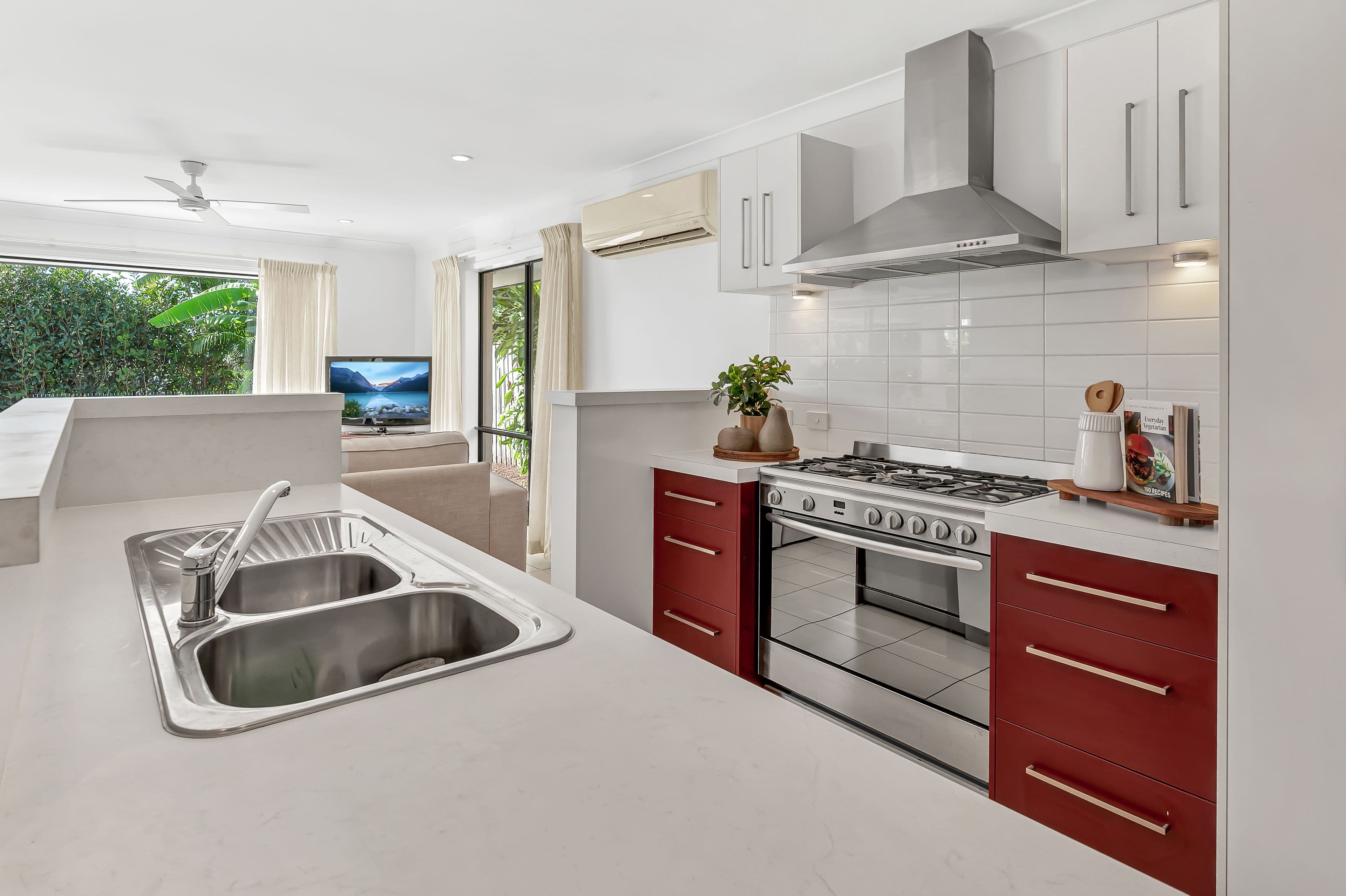 8 Hackney Court, Upper Coomera QLD 4209, Upper Coomera - Thumbnail 6