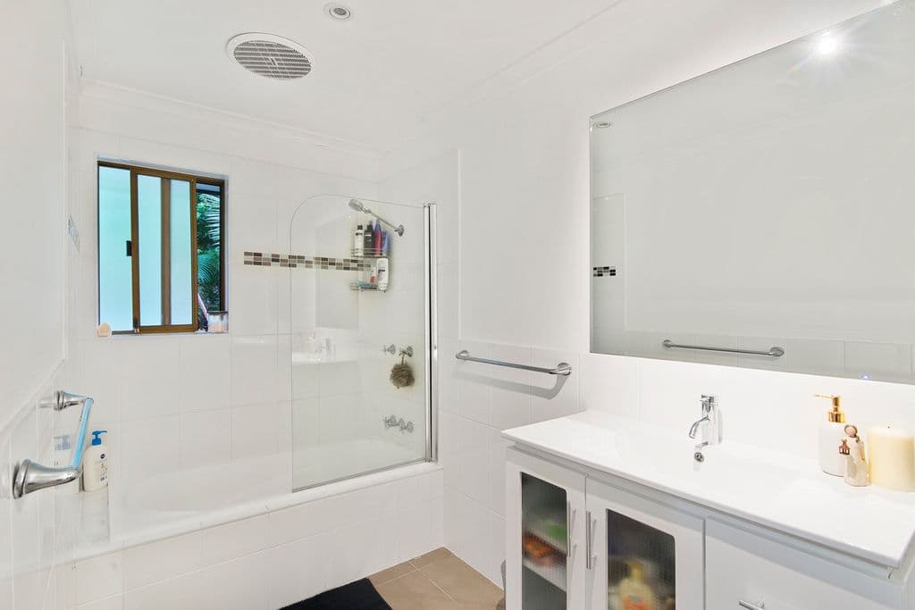 26 Aethalia Street, Currumbin Waters QLD 4223, Currumbin Waters - Thumbnail 6