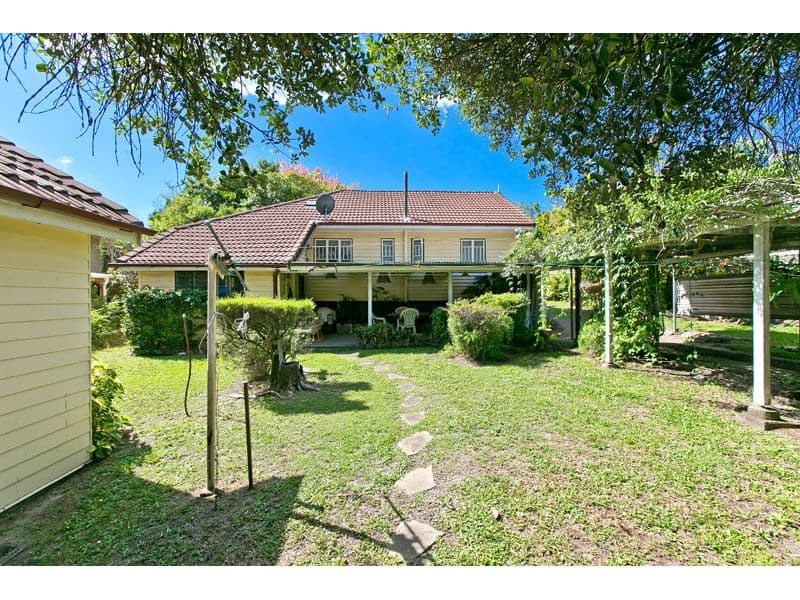 90 Haylock Street, WYNNUM QLD 4178, Wynnum - Thumbnail 2