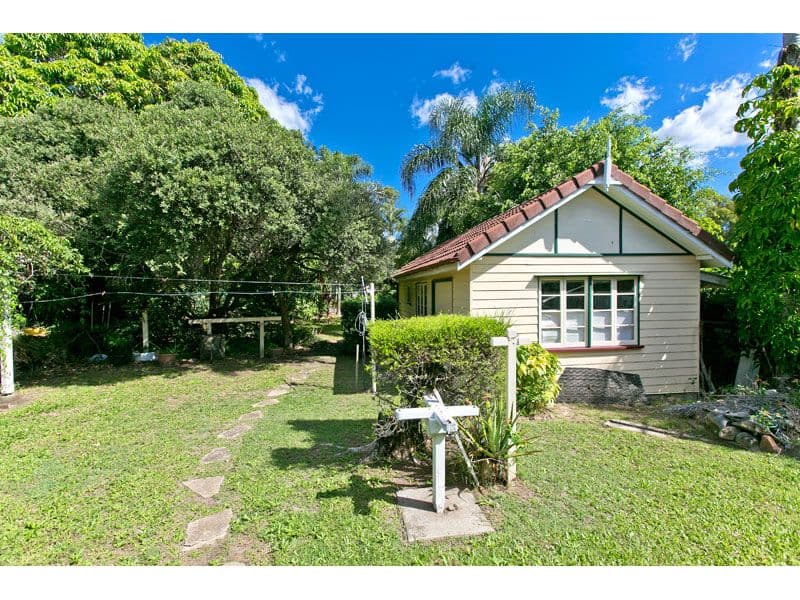 90 Haylock Street, WYNNUM QLD 4178, Wynnum - Thumbnail 3