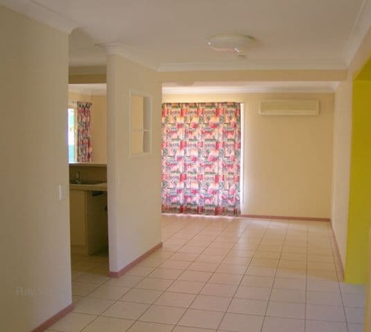 7 Melanie Court, DECEPTION BAY QLD 4508, Deception Bay - Thumbnail 3