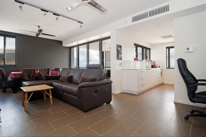 19B Kitchener Drive, DARWIN NT 0800, Darwin City - Thumbnail 2