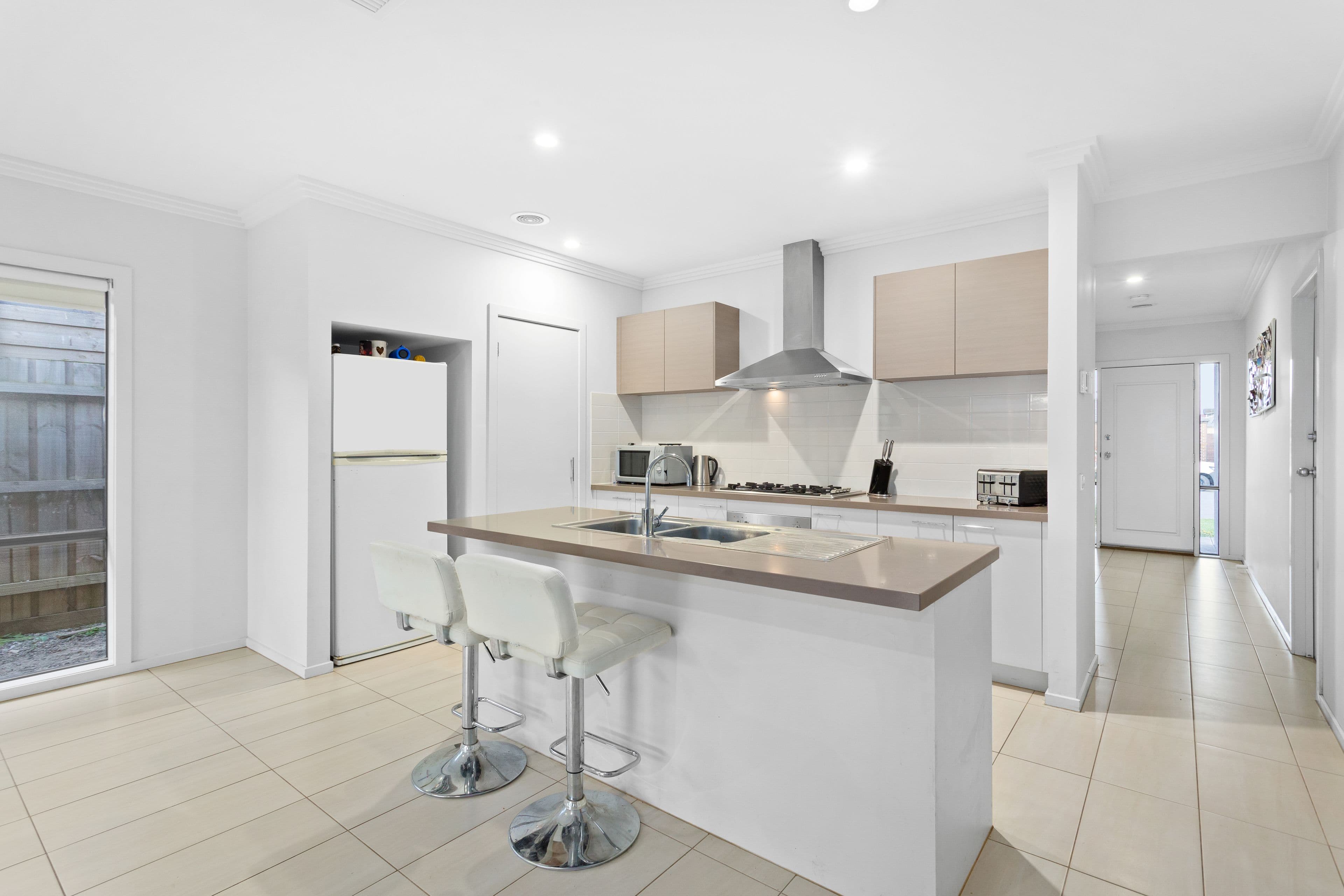 3 Pipit Close, Pakenham VIC 3810, Pakenham - Thumbnail 2