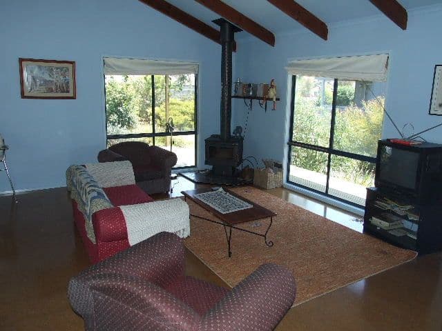 4 Matthew Court, Cowes VIC 3922, Cowes - Thumbnail 2