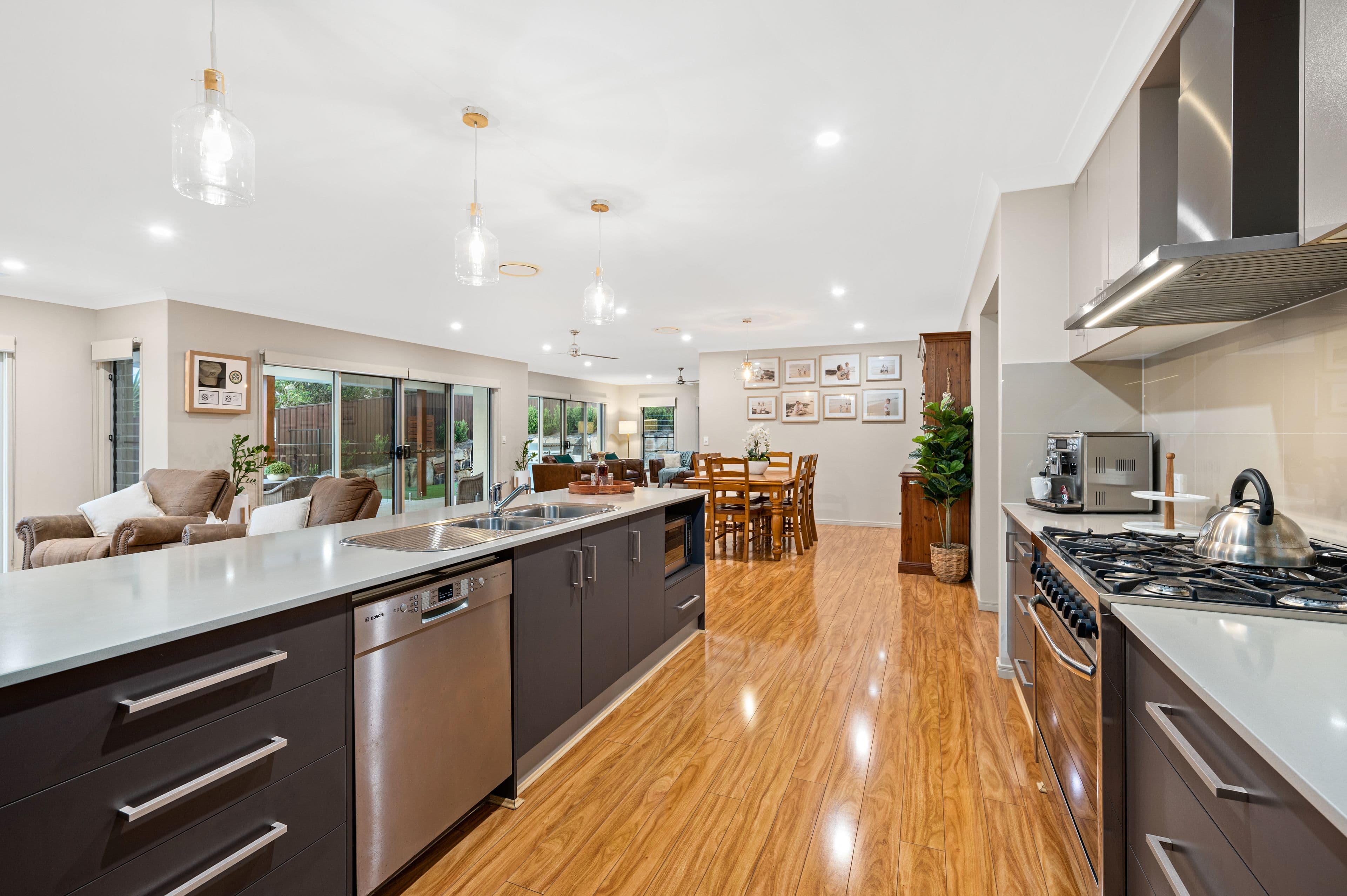 1 Lomandra Court, Brookwater QLD 4300, Brookwater - Thumbnail 7