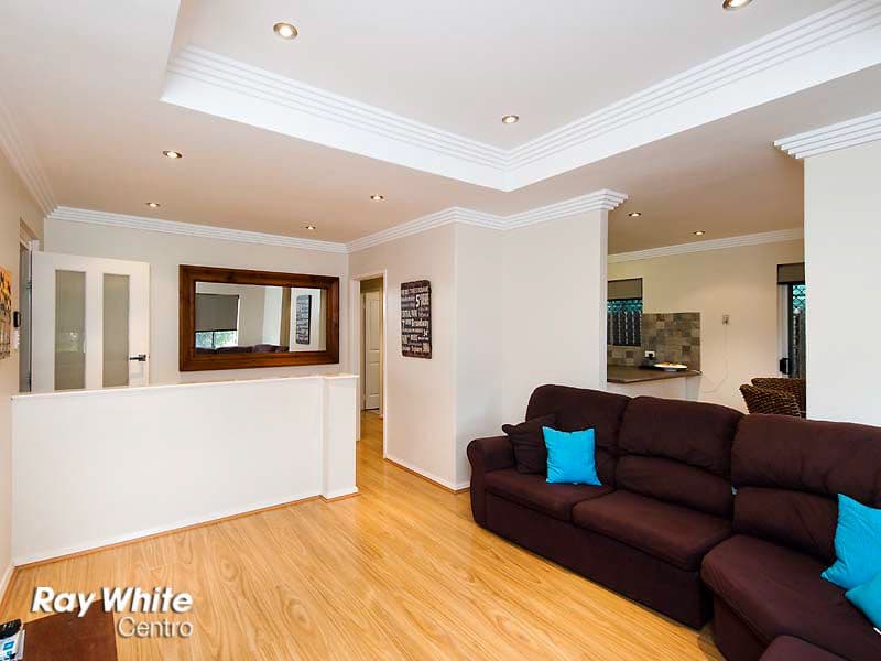 33 Warruga Way, WANNEROO WA 6065, Wanneroo - Thumbnail 3