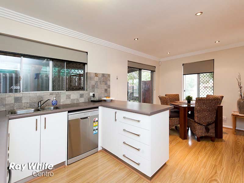 33 Warruga Way, WANNEROO WA 6065, Wanneroo - Thumbnail 4