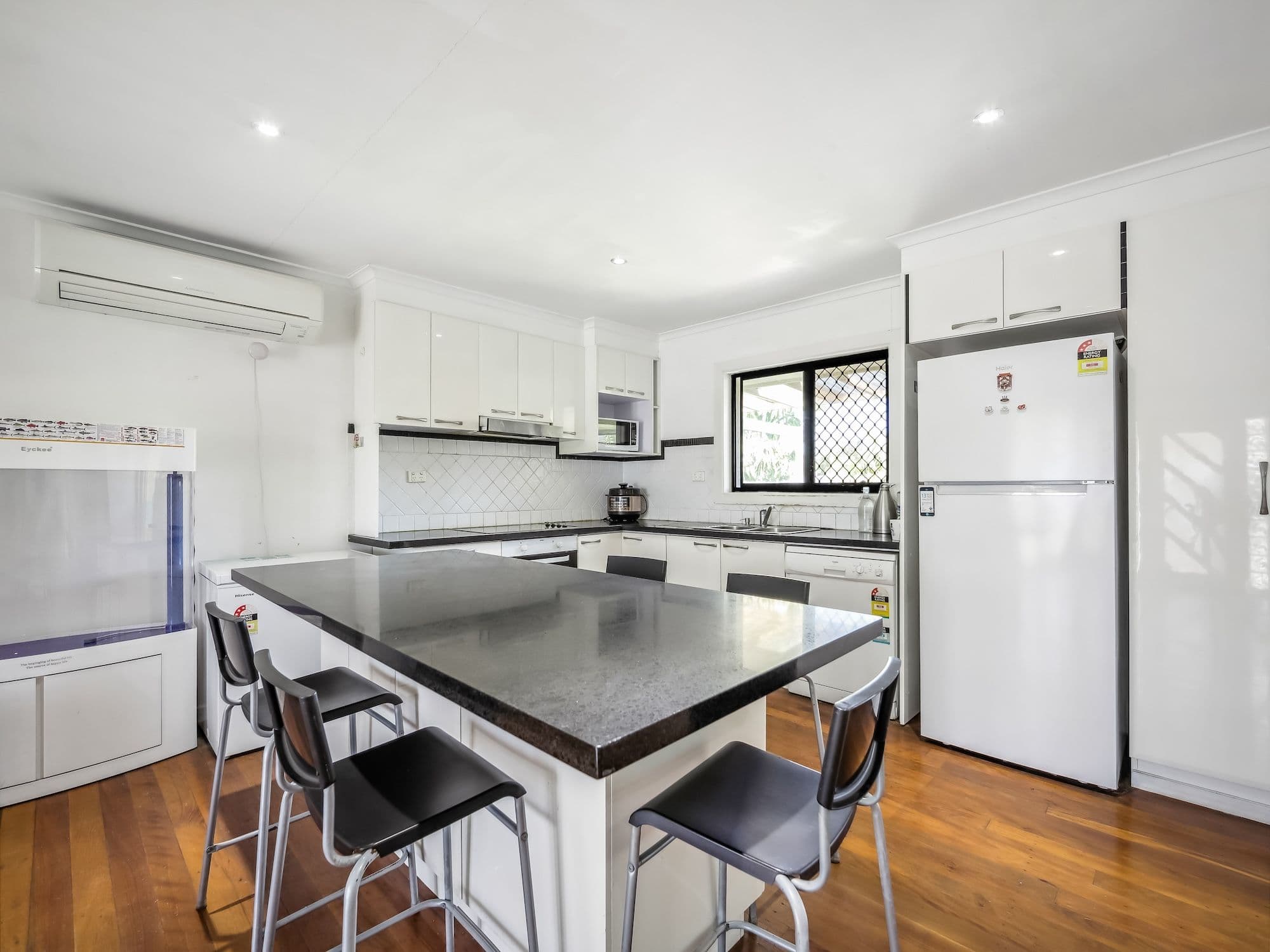 25 Eileen Avenue, Southport QLD 4215, Southport - Thumbnail 7