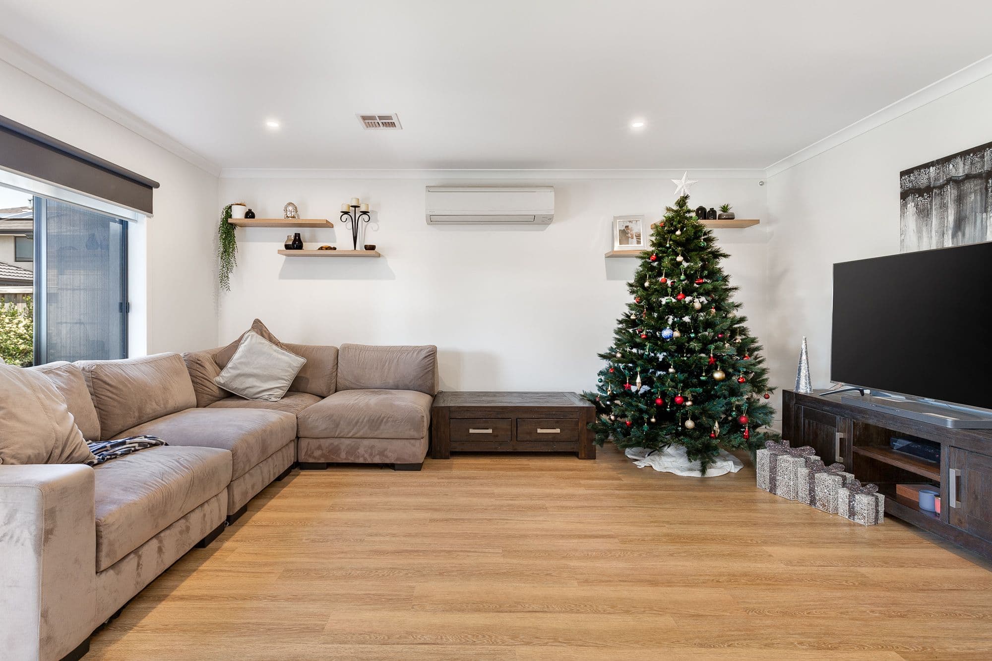 1 Barcelona Avenue, Clyde North VIC 3978, Clyde North - Thumbnail 6