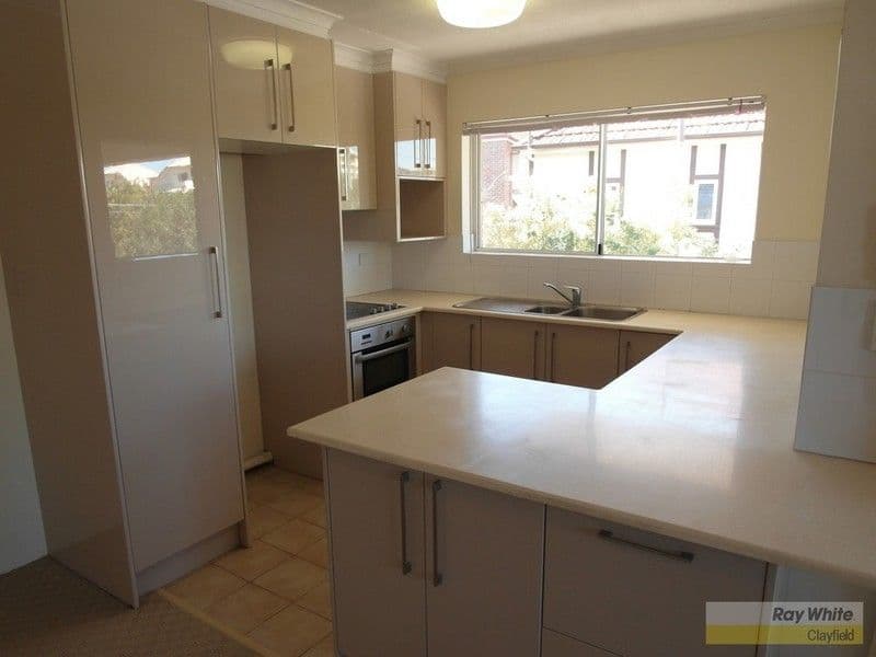 28 Rossiter Parade, HAMILTON QLD 4007, Hamilton - Thumbnail 2