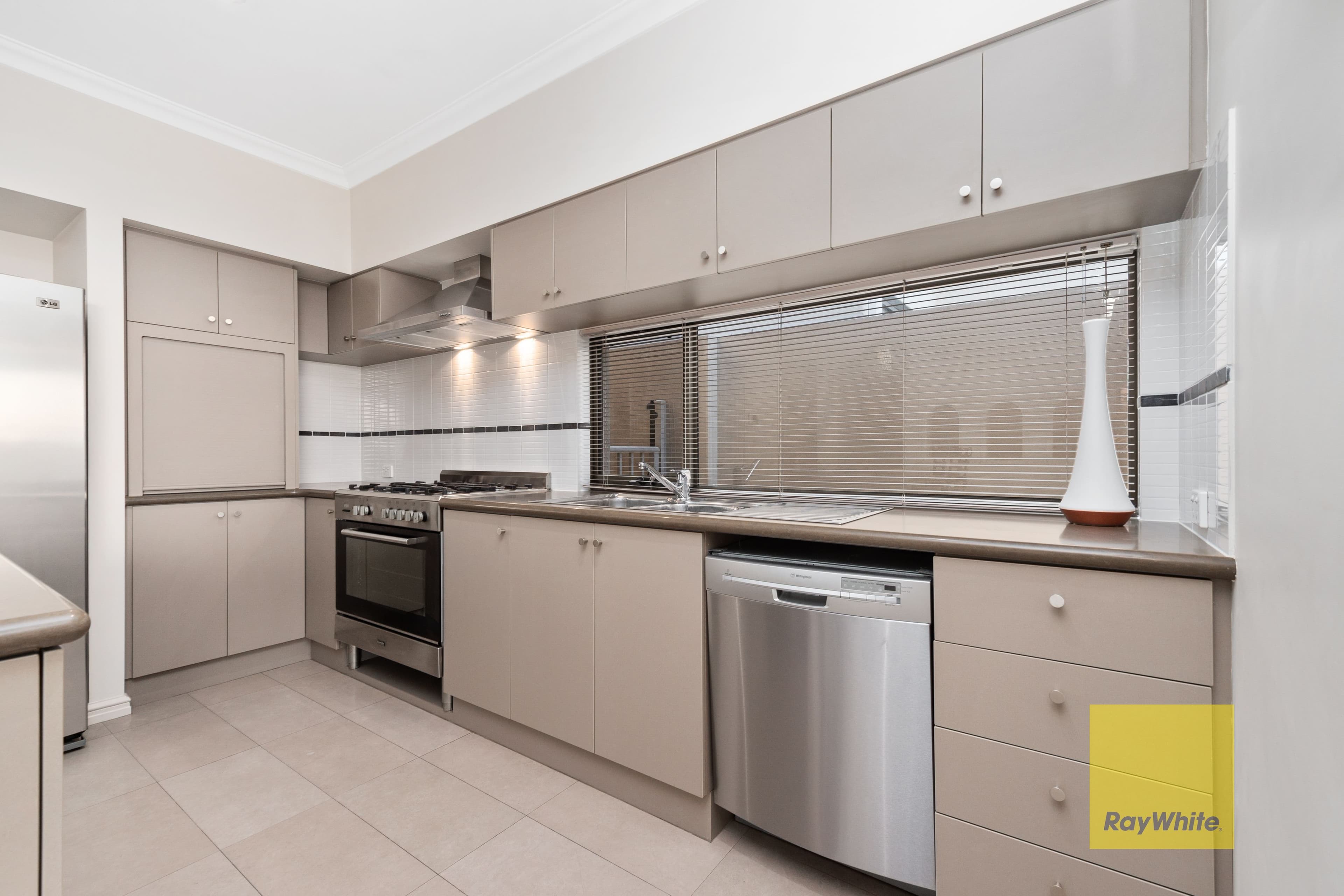 18 Nidjalla Loop, Swanbourne WA 6010, Swanbourne - Thumbnail 3