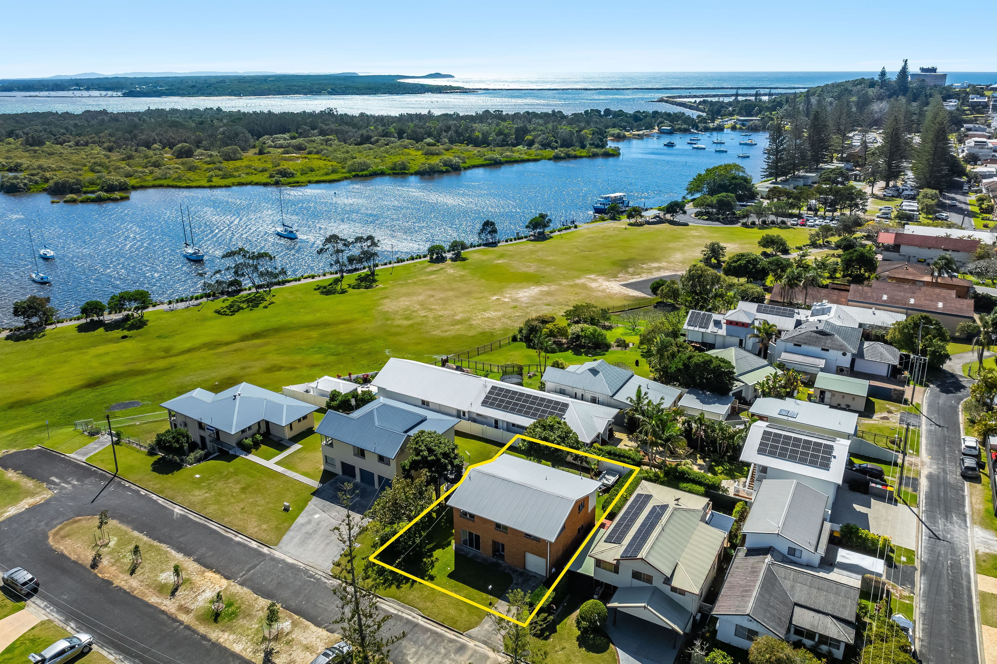 4 Claude Street, Yamba NSW 2464, Yamba - Image 1