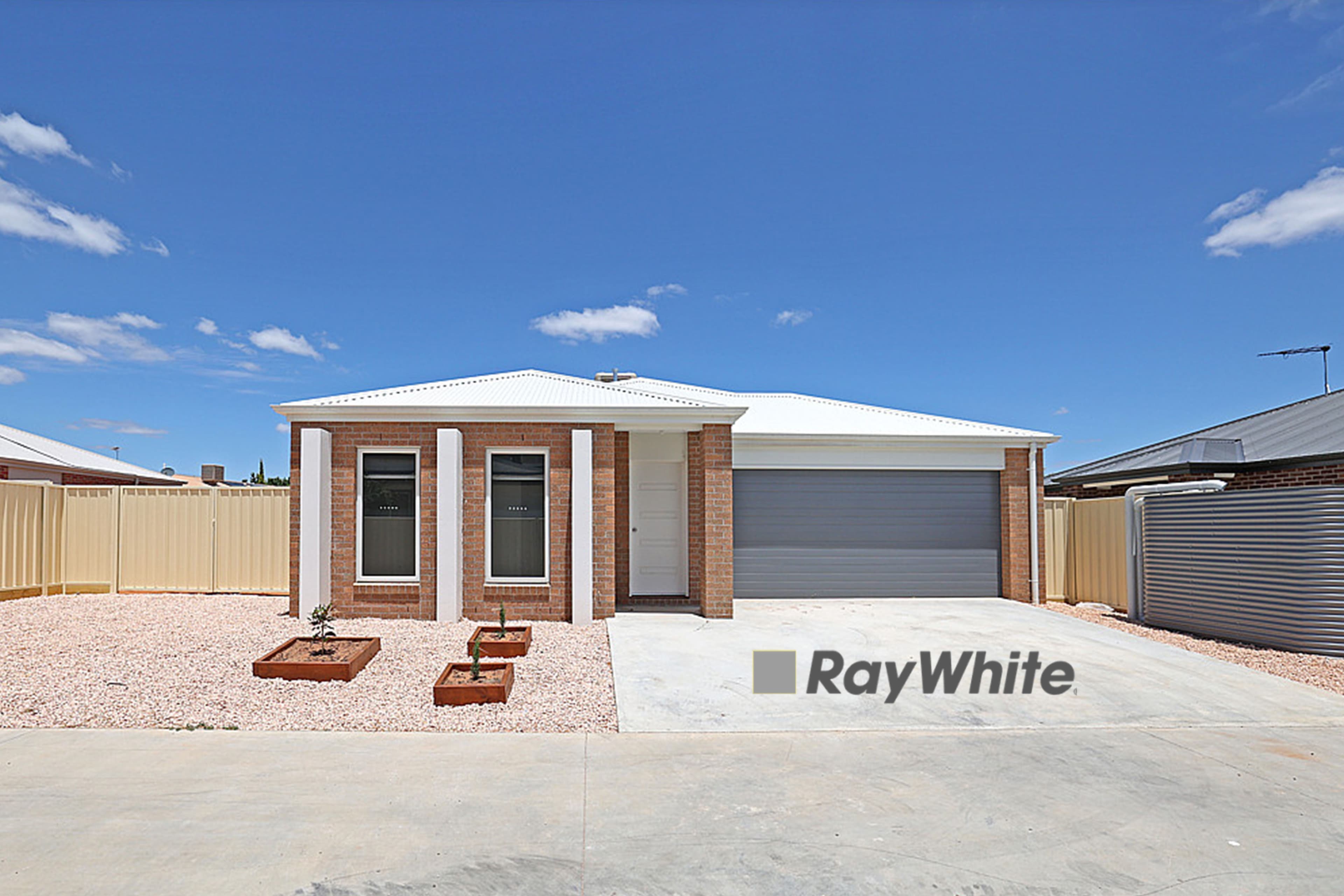 Joseph Drive, Orange, Orange - Image 1