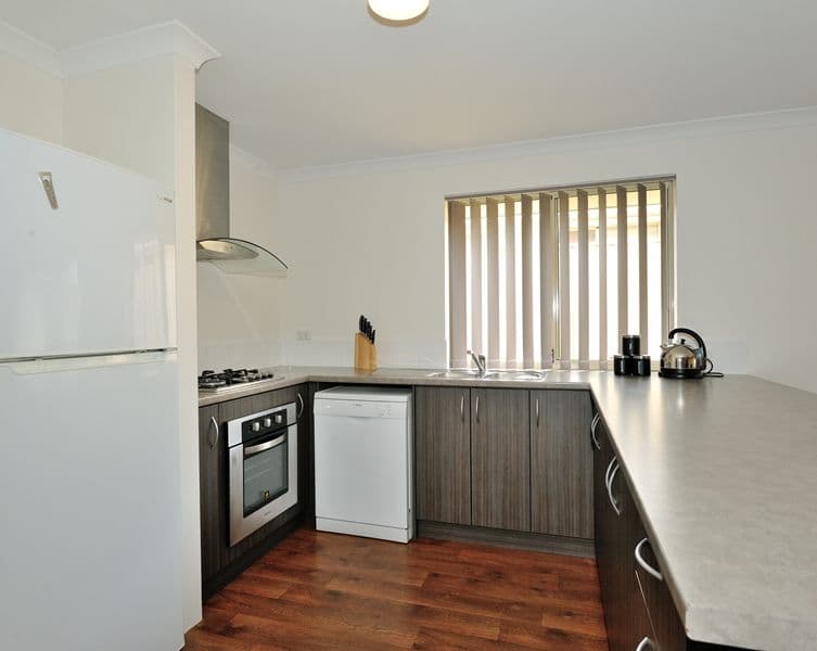 12 Lacrosse Vista, SECRET HARBOUR WA 6173, Secret Harbour - Thumbnail 8