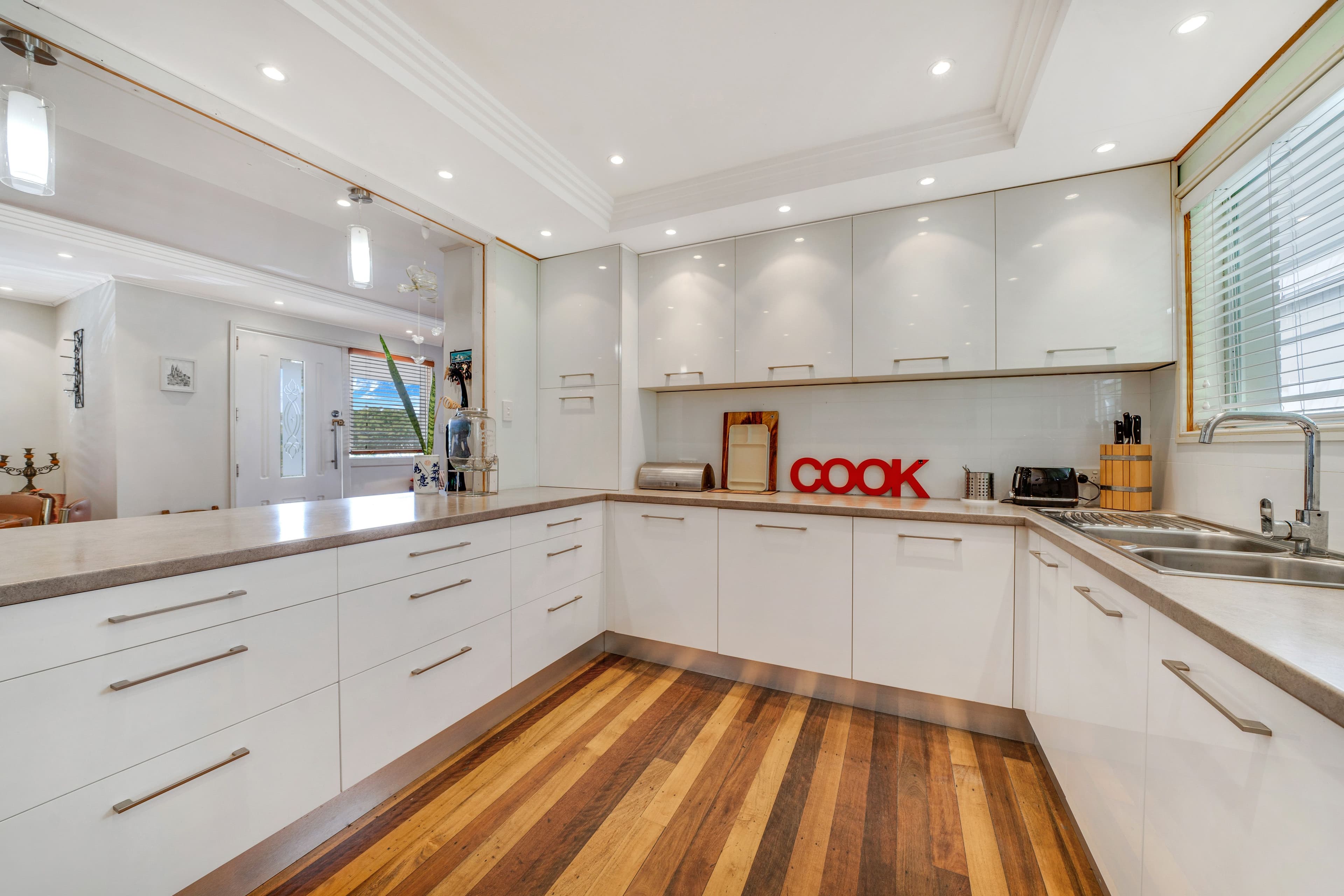 48 Adelaide Street, Kingston QLD 4114, Kingston - Thumbnail 2