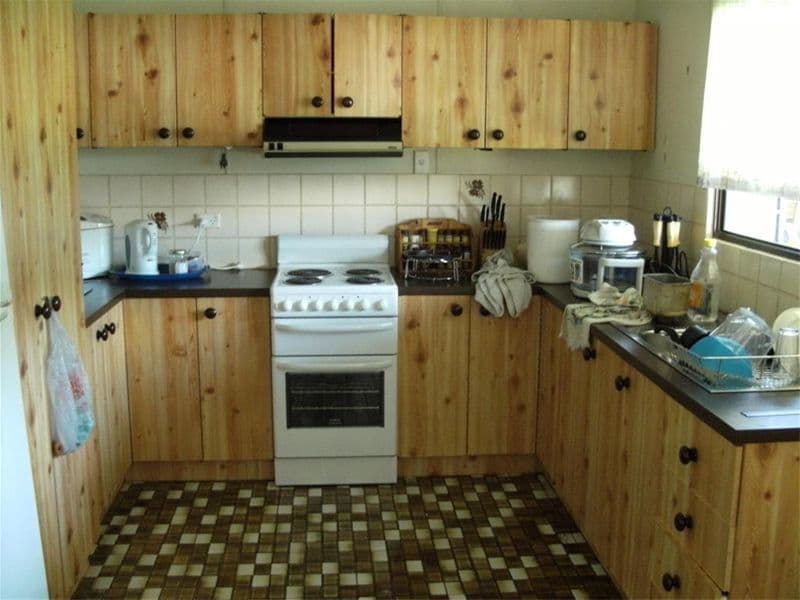 7  Trisha Court, SCARNESS QLD 4655, Scarness - Thumbnail 4