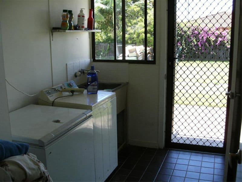 7  Trisha Court, SCARNESS QLD 4655, Scarness - Thumbnail 6