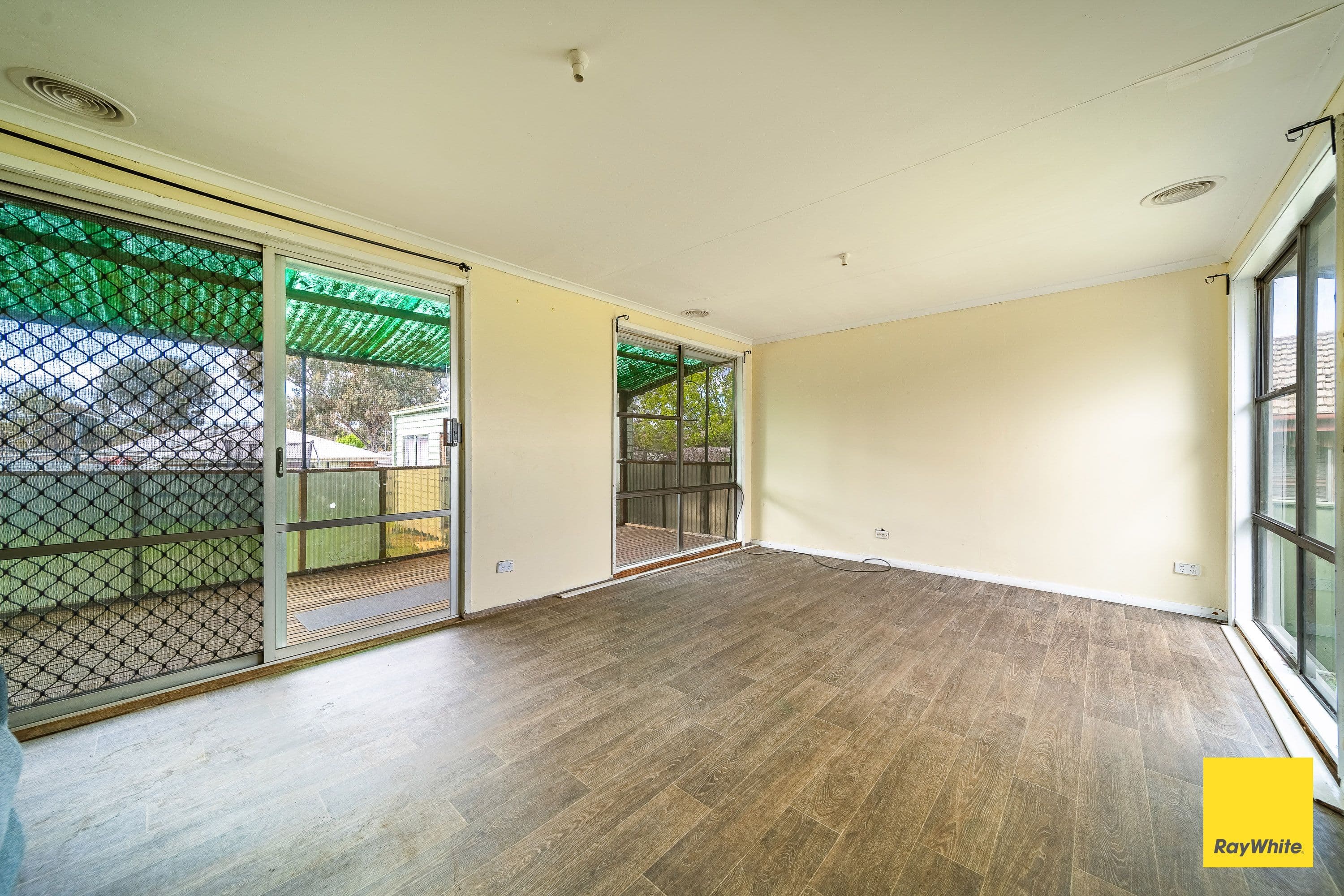 35 Truscott Avenue, California Gully VIC 3556, California Gully - Thumbnail 3