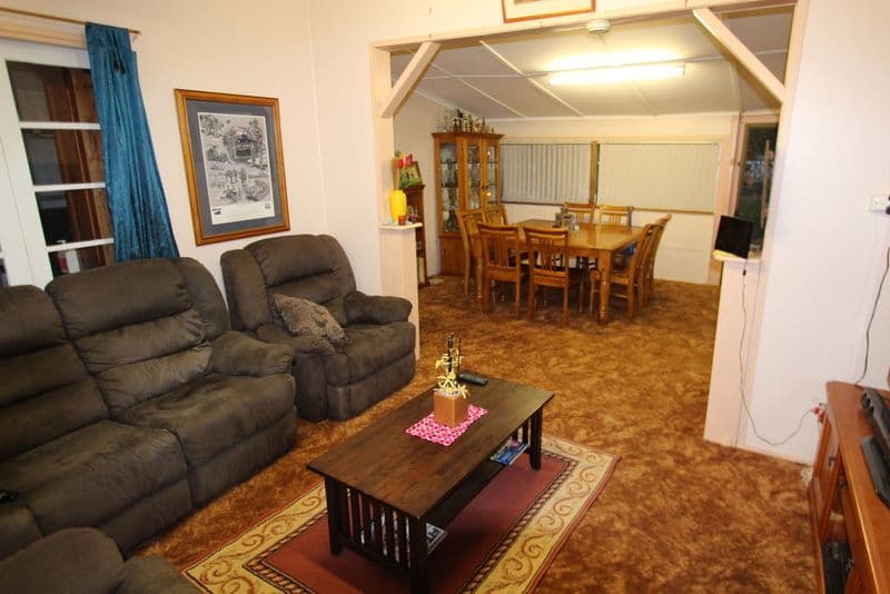 32 Edward Street, CHARLEVILLE QLD 4470, Charleville - Thumbnail 2