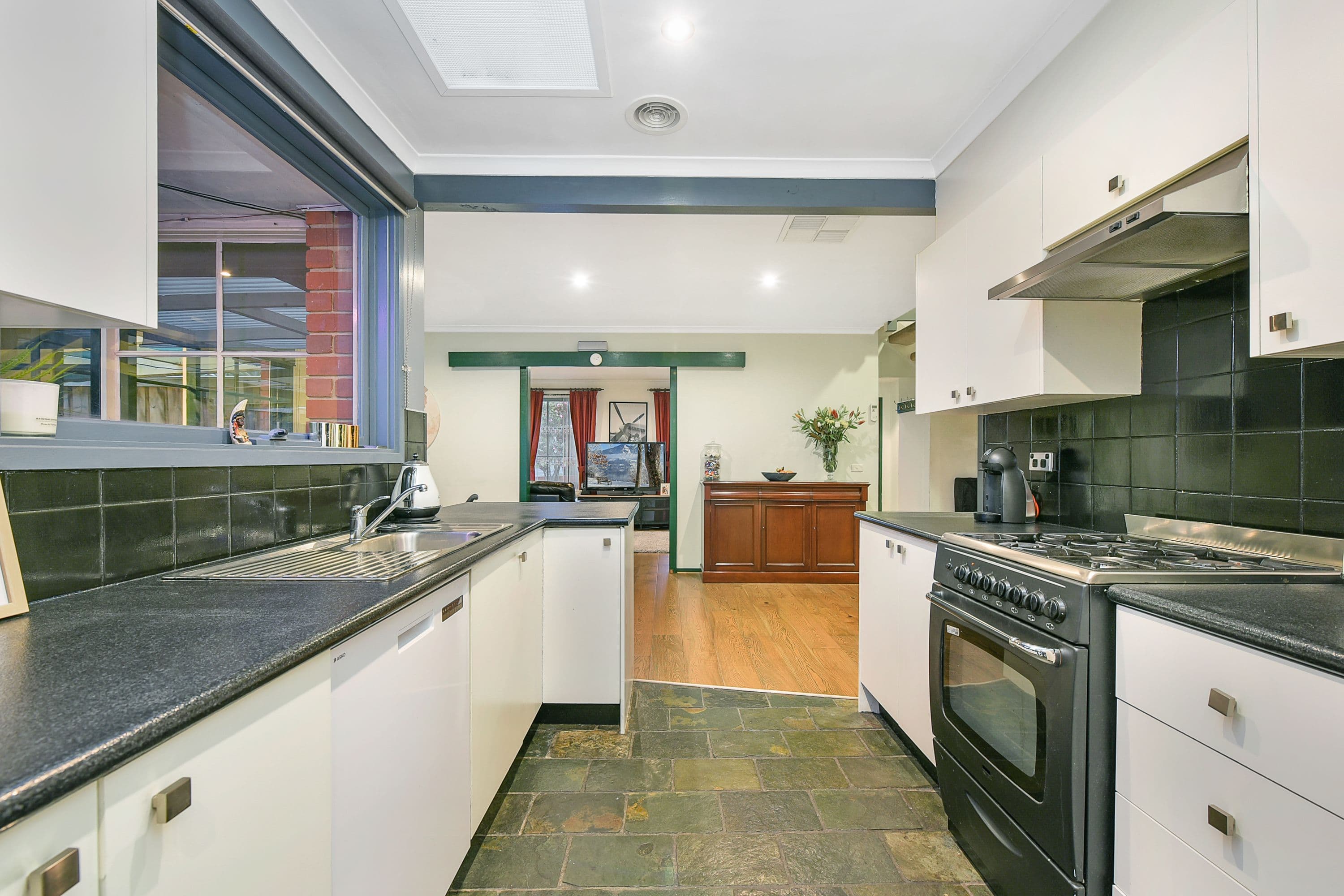 2 Glenelg Drive, Clayton South VIC 3169, Clayton South - Thumbnail 4