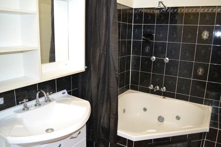 21 Charles Street, WEST GLADSTONE QLD 4680, West Gladstone - Thumbnail 3
