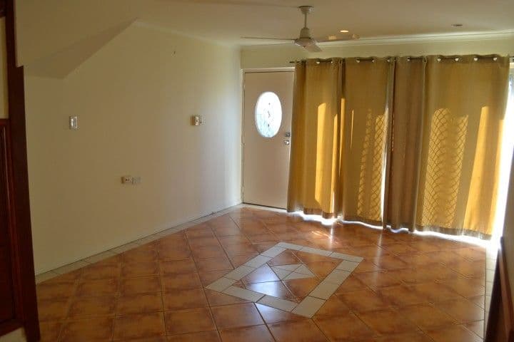 21 Charles Street, WEST GLADSTONE QLD 4680, West Gladstone - Thumbnail 4