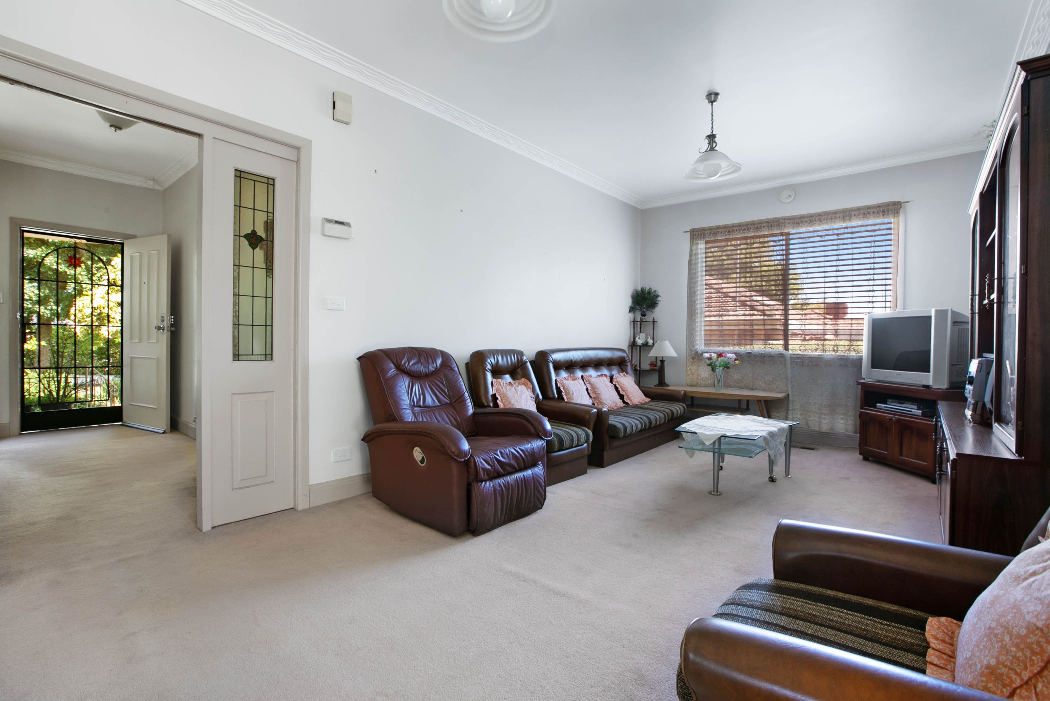 10 Lloyd Street, Heidelberg Heights VIC 3081, Heidelberg Heights - Thumbnail 2