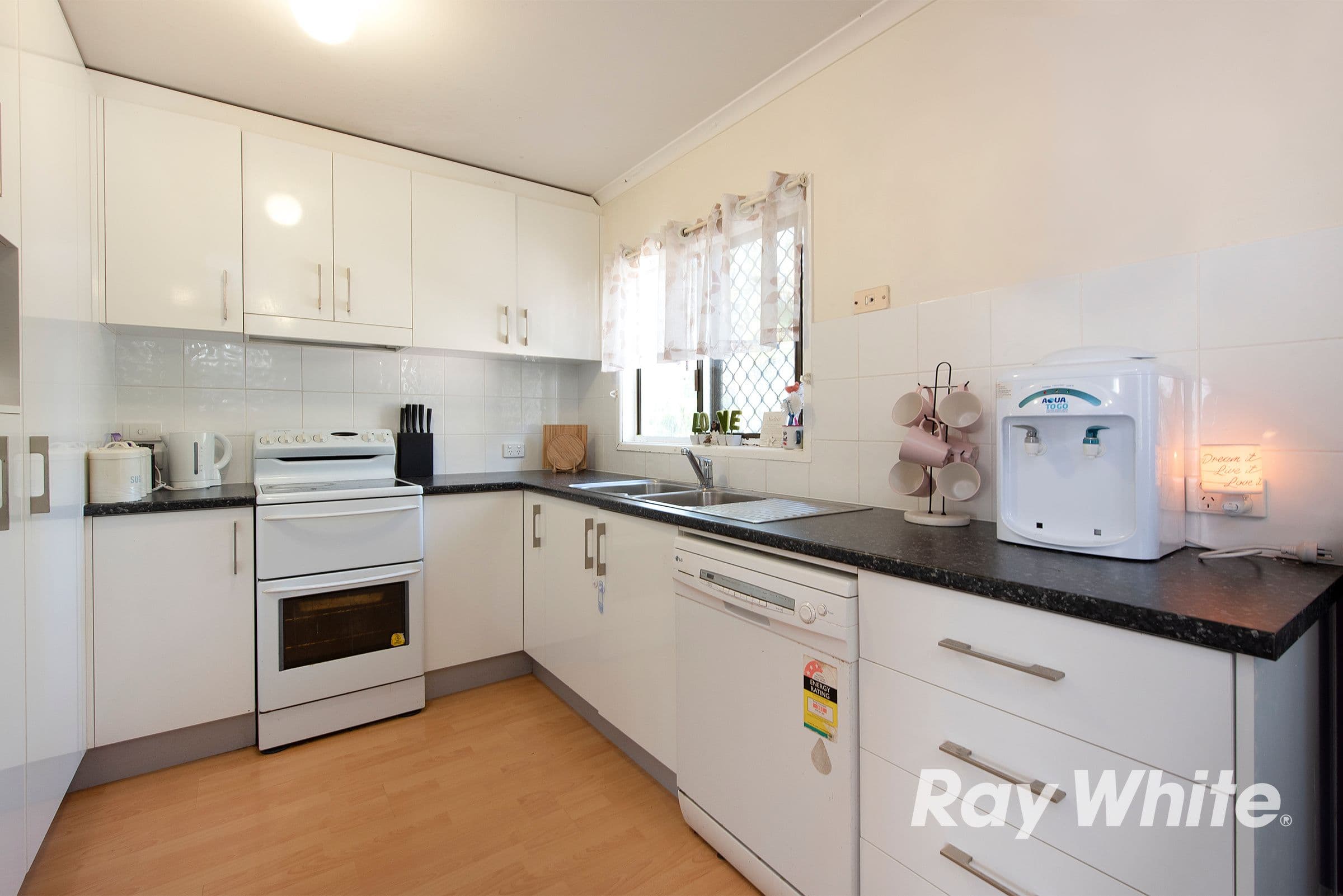 24 Ariel Avenue, Kingston QLD 4114, Kingston - Thumbnail 3