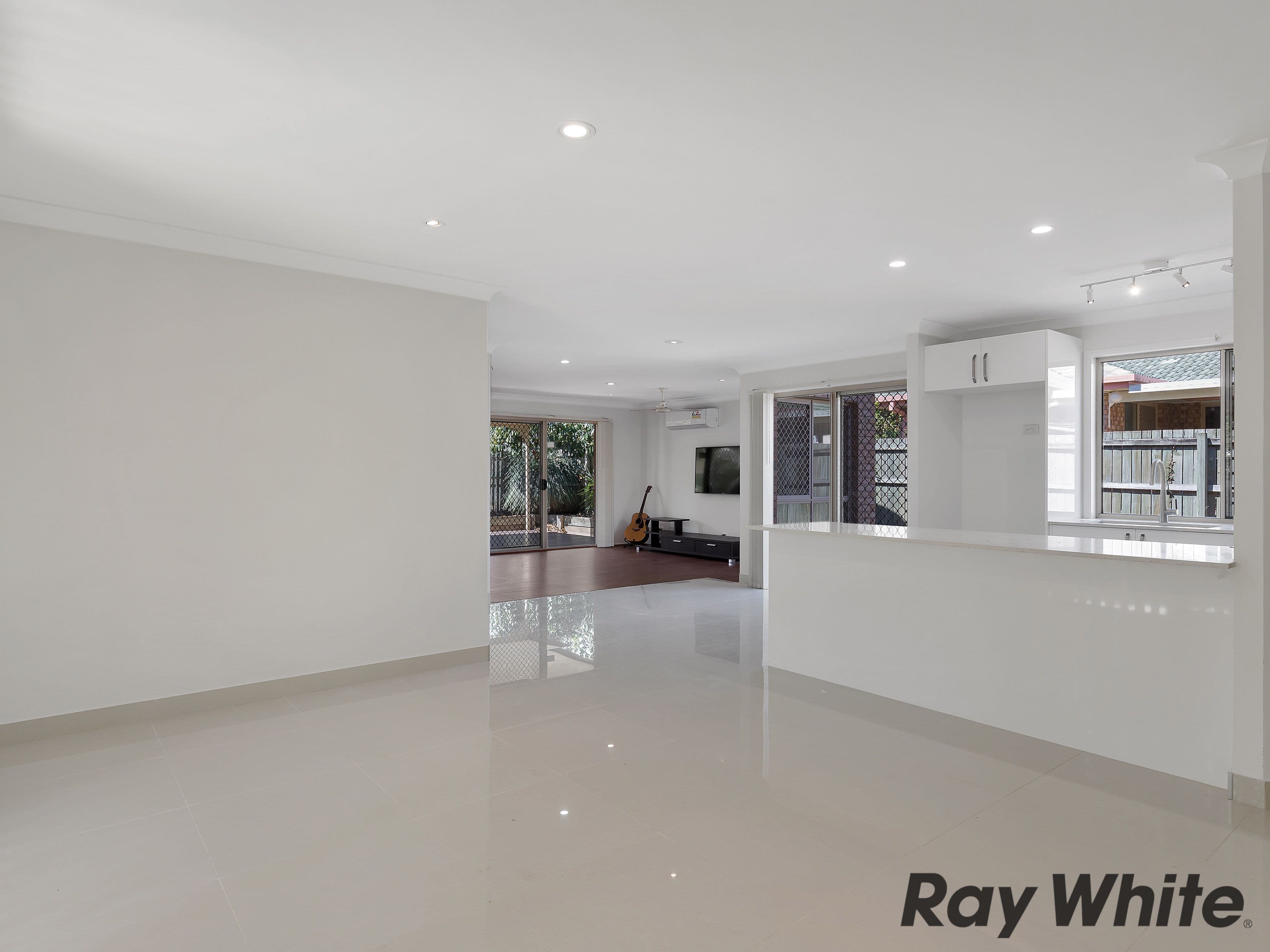 31 Sunflower Crescent, Calamvale QLD 4116, Calamvale - Thumbnail 4