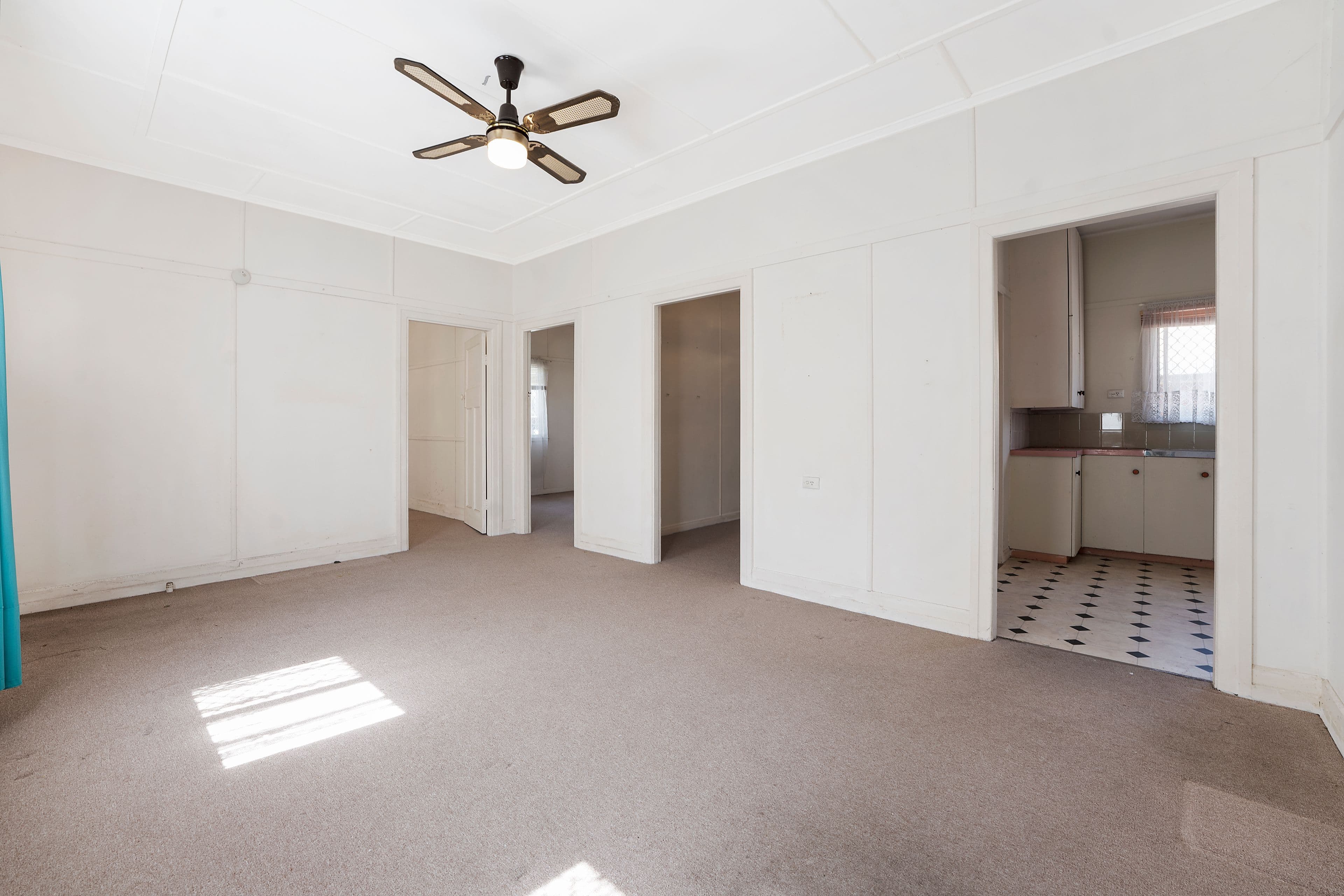 37 Tilley Street, Redcliffe QLD 4020, Redcliffe - Thumbnail 2