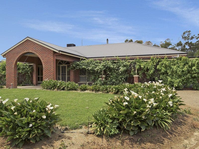37 Olivers Road, Benalla VIC 3672, Benalla - Image 1