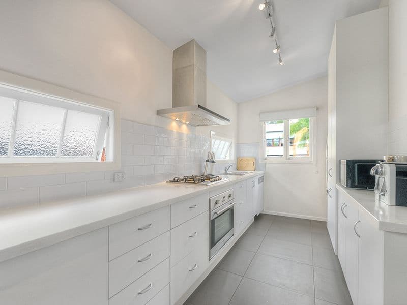 15 Almora Street, WOOLOOWIN QLD 4030, Wooloowin - Thumbnail 2