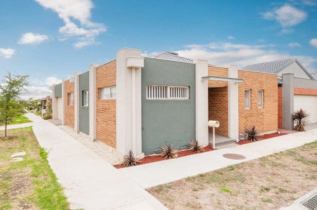 10 Hadley Lane, CRAIGIEBURN VIC 3064, Craigieburn - Image 1