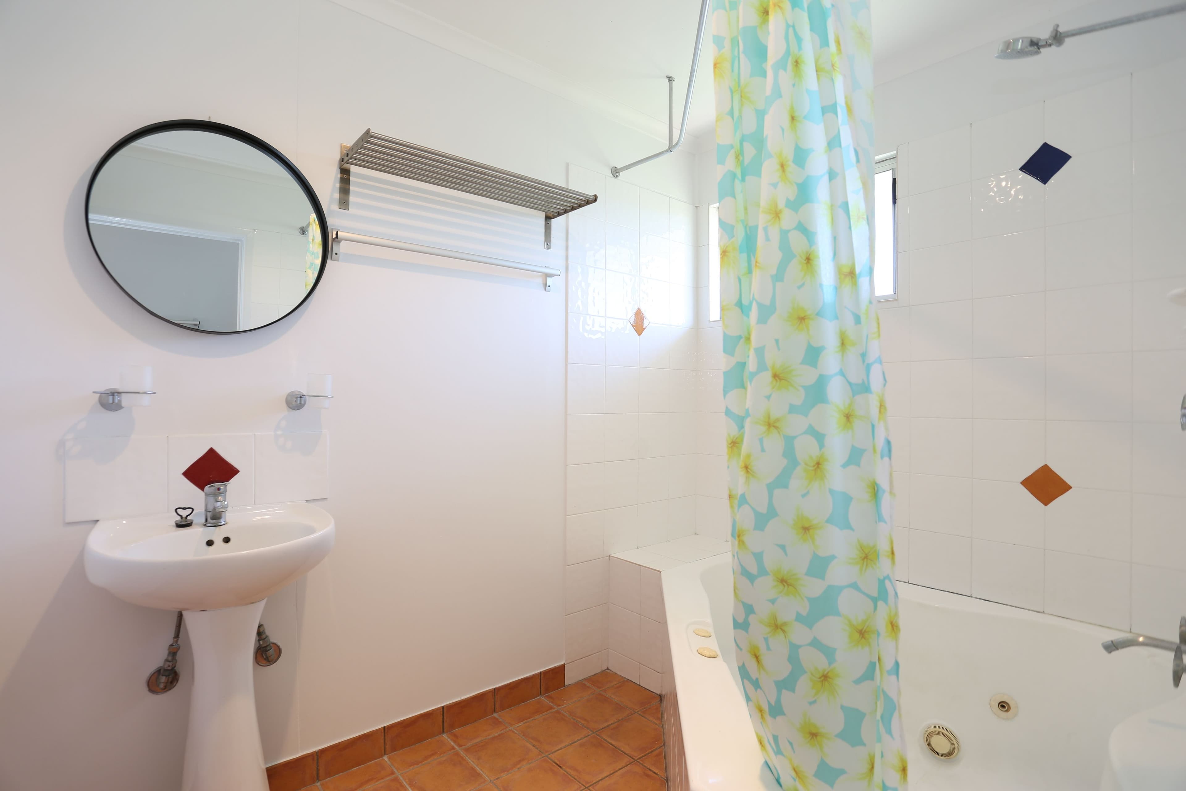 24 Kathleen Street, Sarina QLD 4737, Sarina - Thumbnail 5