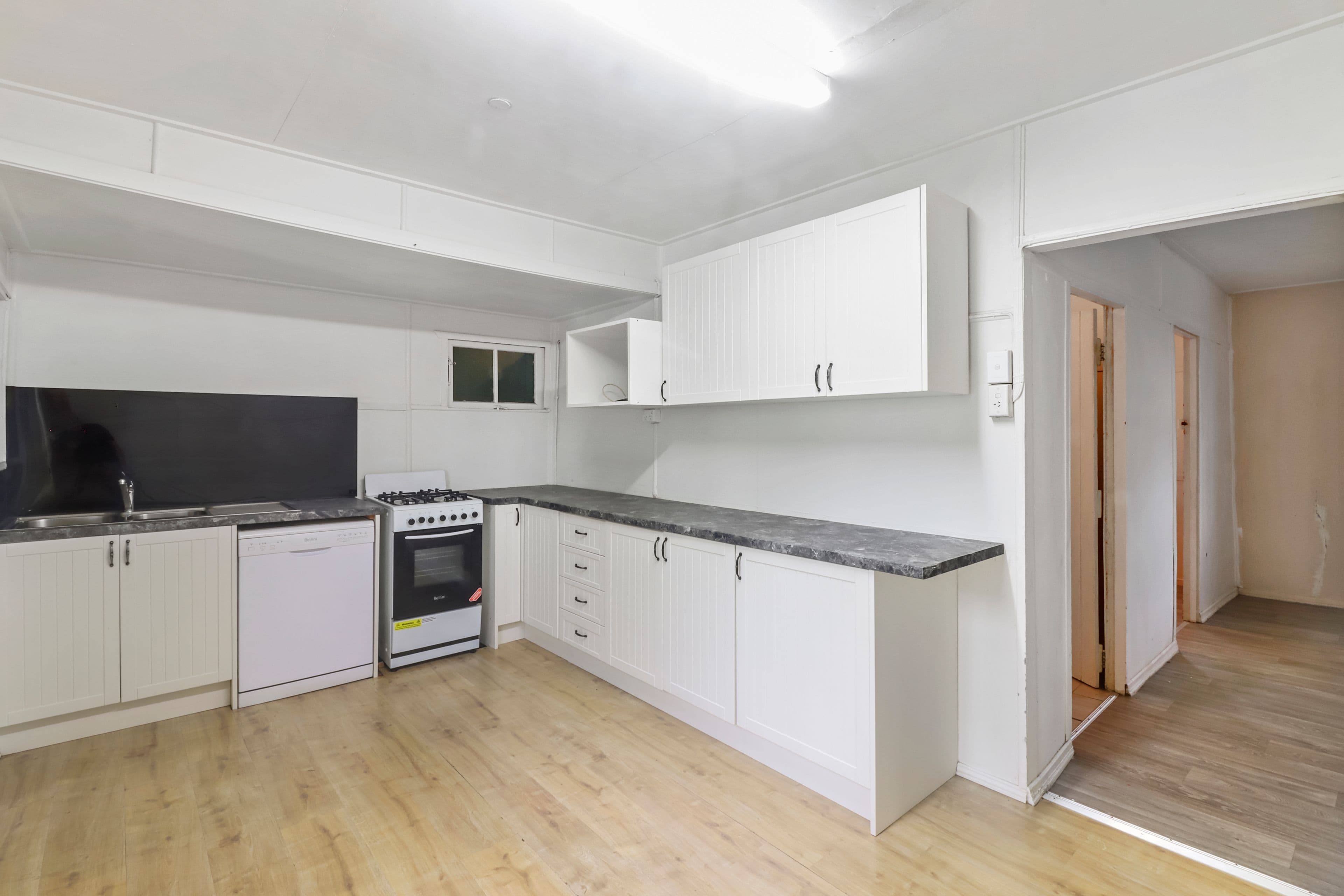 175 Blackstone Road, Silkstone QLD 4304, Silkstone - Thumbnail 6