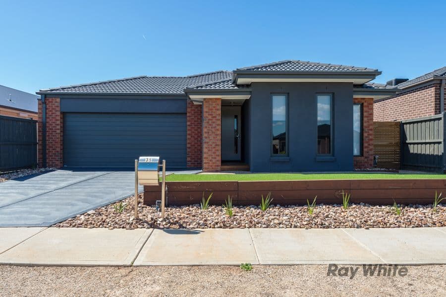 35 Leyana Crescent, Brookfield VIC 3338, Brookfield - Image 1
