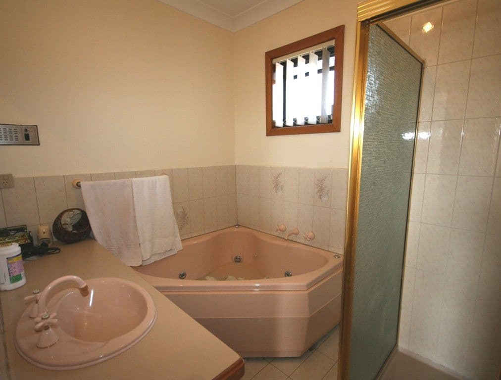 14 Cook Avenue, KEALBA VIC 3021, Kealba - Thumbnail 6